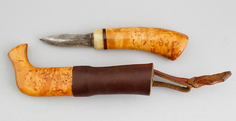 SAMEKNIV, masurbjörk och läder, monogram UW och daterad -85.