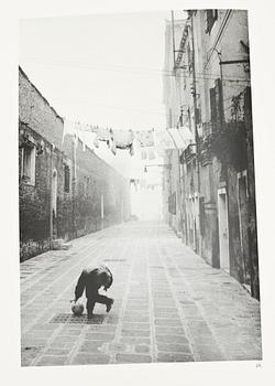 BÖCKER, 2 st, "Karnevalen i Venedig", Ralph Nyqvist och Anders Petersen.