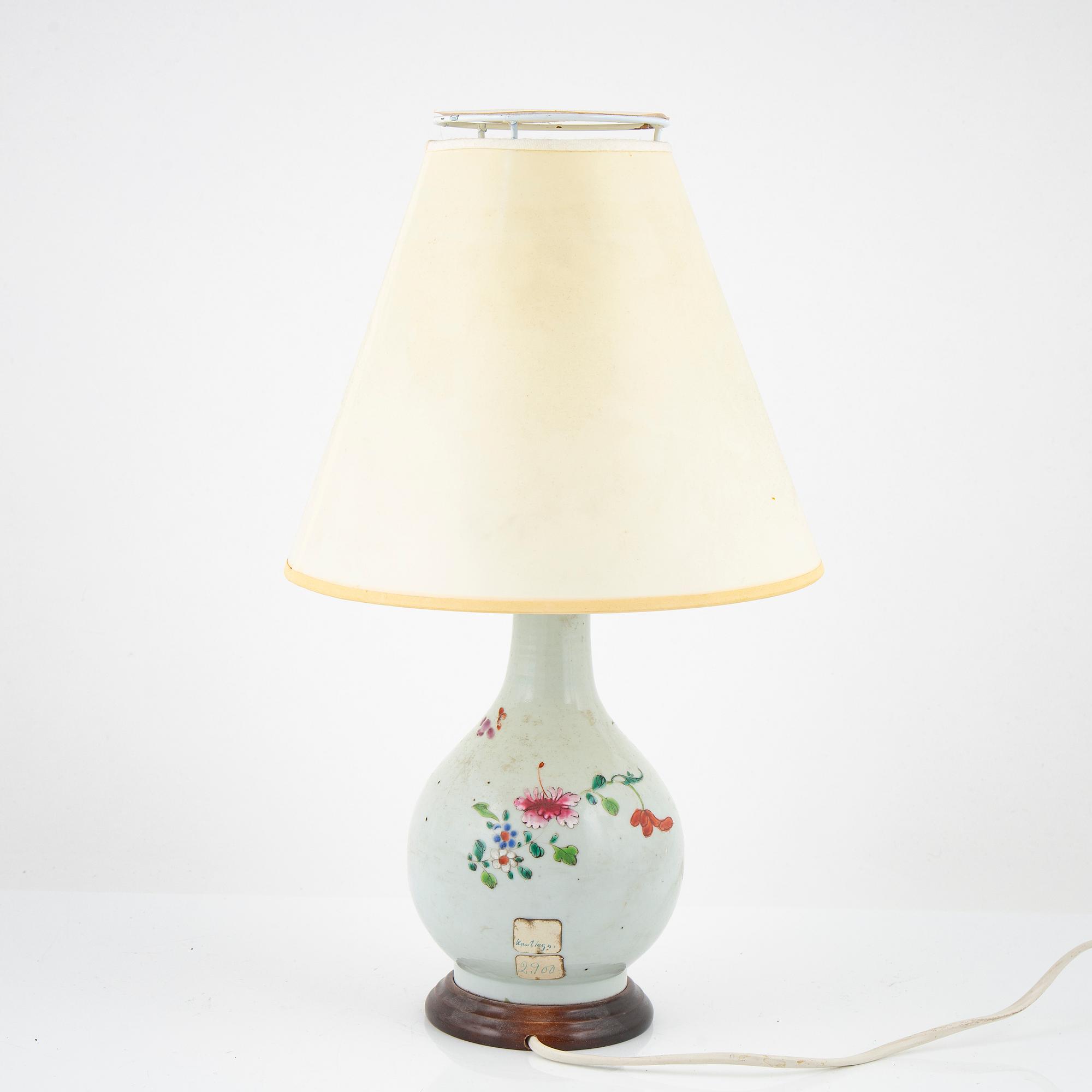 A famille rose export porcelain vase, turned into a table lamp, Qing dynasty, Qianlong (1736-95).