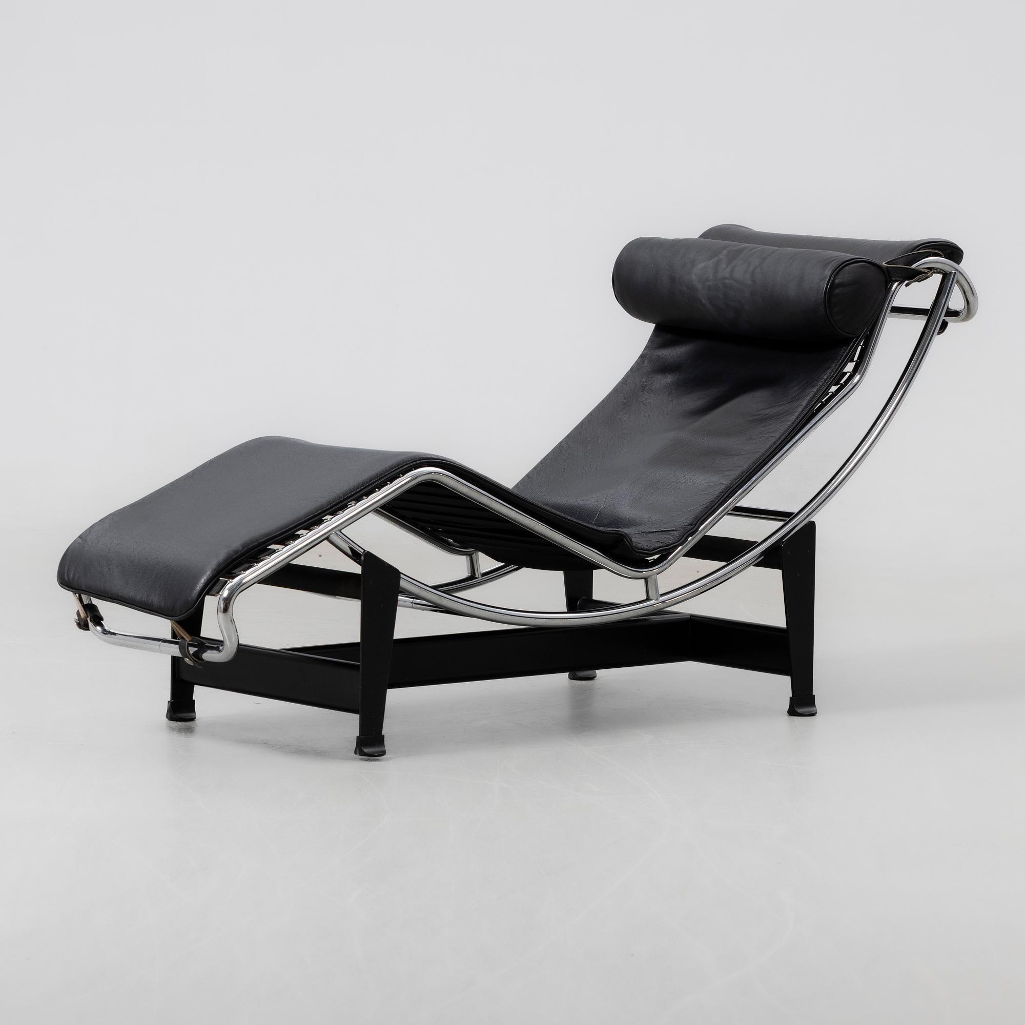 Charlotte Perriand, & Le Corbusier, vilstol, "LC4", Cassina, Italien.