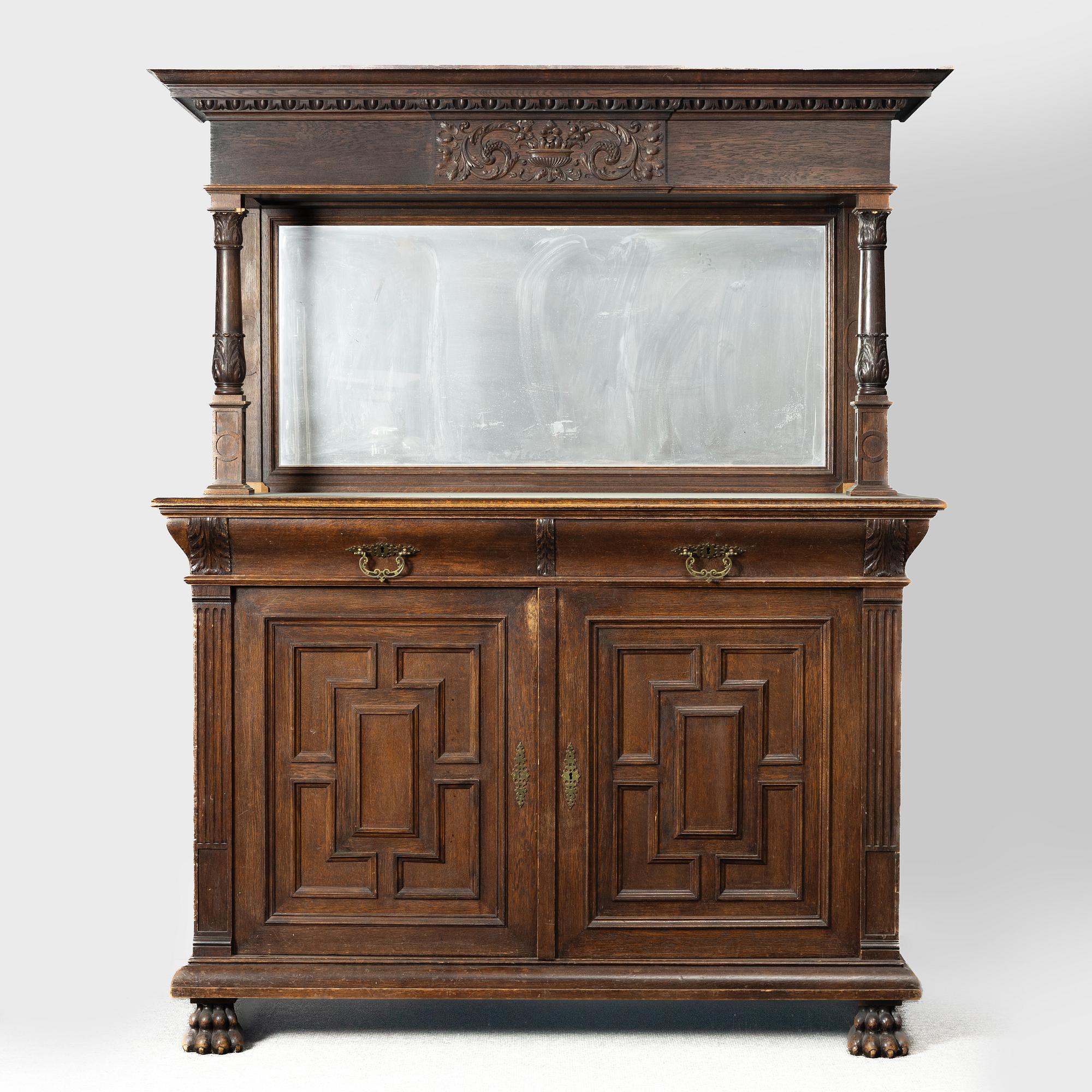 Cabinet, baroque style around the year 1900.