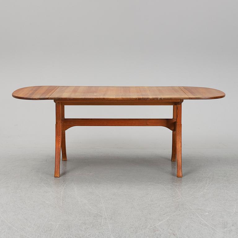 CARL MALMSTEN, a pine dining table, second half of the 20th Century.