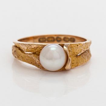 Björn Weckström, “Lapland Spring”, ring, cultured pearls, 14K gold, Lapponia, 1967.