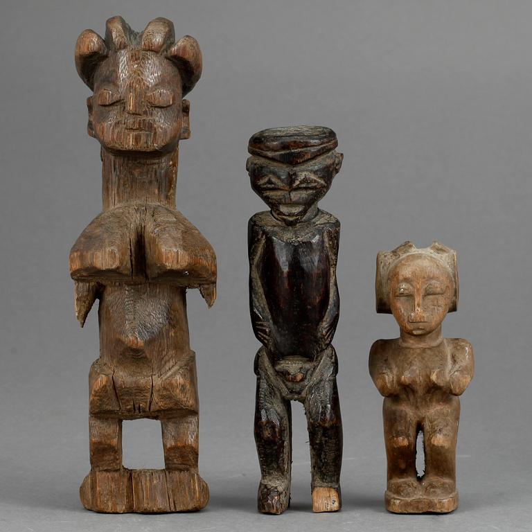 FIGURER, trä, 3 st, Centralafrika, 1900-tal.