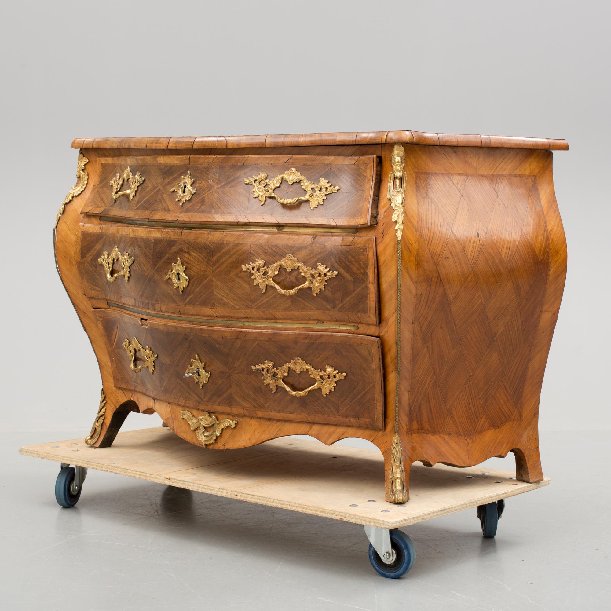 BYRÅ, rokoko, 1700-tal.