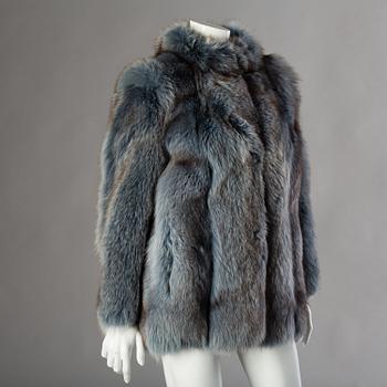 A fox jacket by Karl Lindblom, Stockholm, in size app 38.