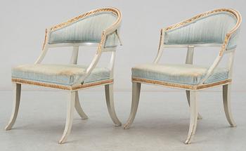 BALJFÅTÖLJER, 2 snarlika, empire resp empirestil, tidigt 1800-tal resp tidigt 1900-tal.