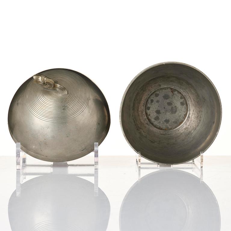 Sylvia Stave, a pewter bonbonnière model no 5347, C.G. Hallberg, Stockholm, 1933.