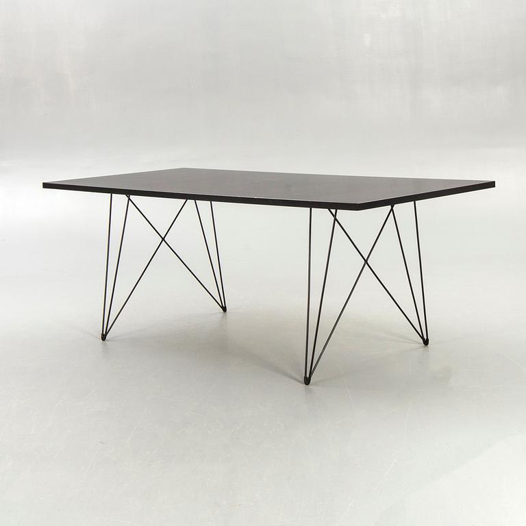 Andries & Hiroko van Onck, table,   "Tavolo Xz3" for Magis.