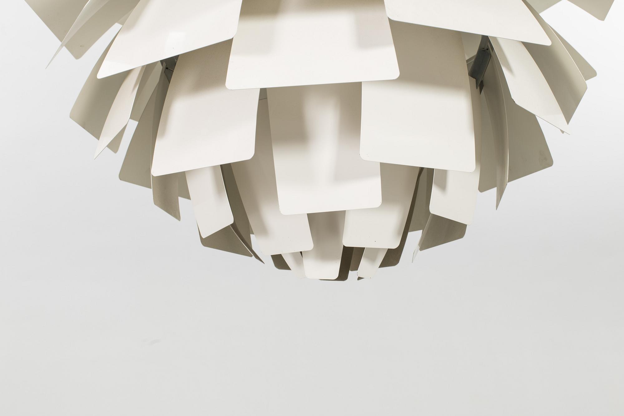 POUL HENNINGSEN,