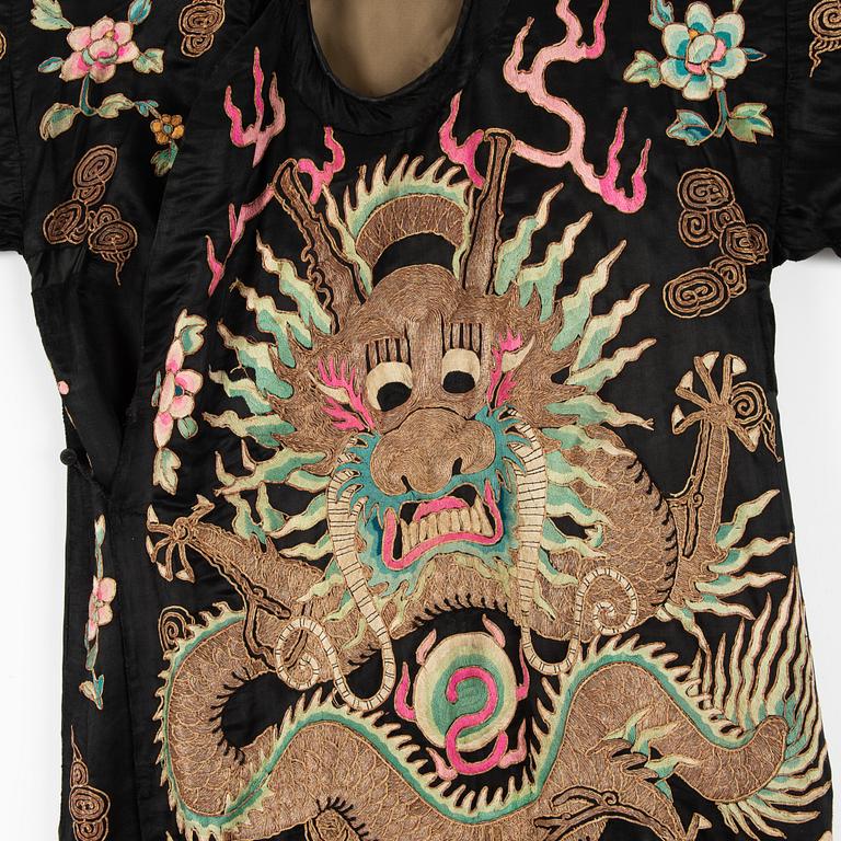 An emboidered Peking Opera (jingju 京剧) silk costume from the Republic period, 20th century.