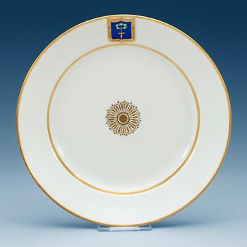 TALLRIKAR, tre stycken, porslin. Ryssland, kejserliga porslinsmanufakturen, St Petersburg, Nikolaj II period 1901.