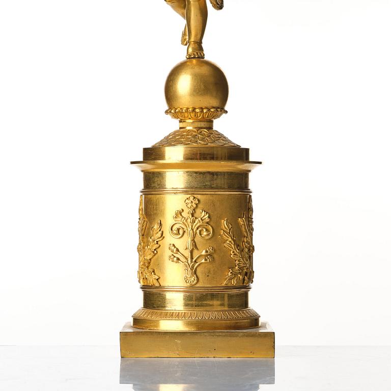 Kandelabrar, ett par, för fem ljus, Frankrike 1800-talets första del, Empire.