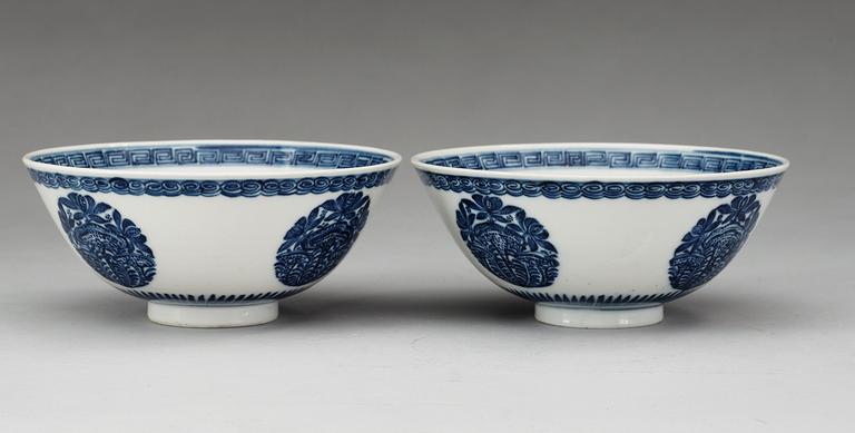 A pair of blue and white bowls, Qing dynasty, Yongzheng (1723-35), with Xuande four character mark.