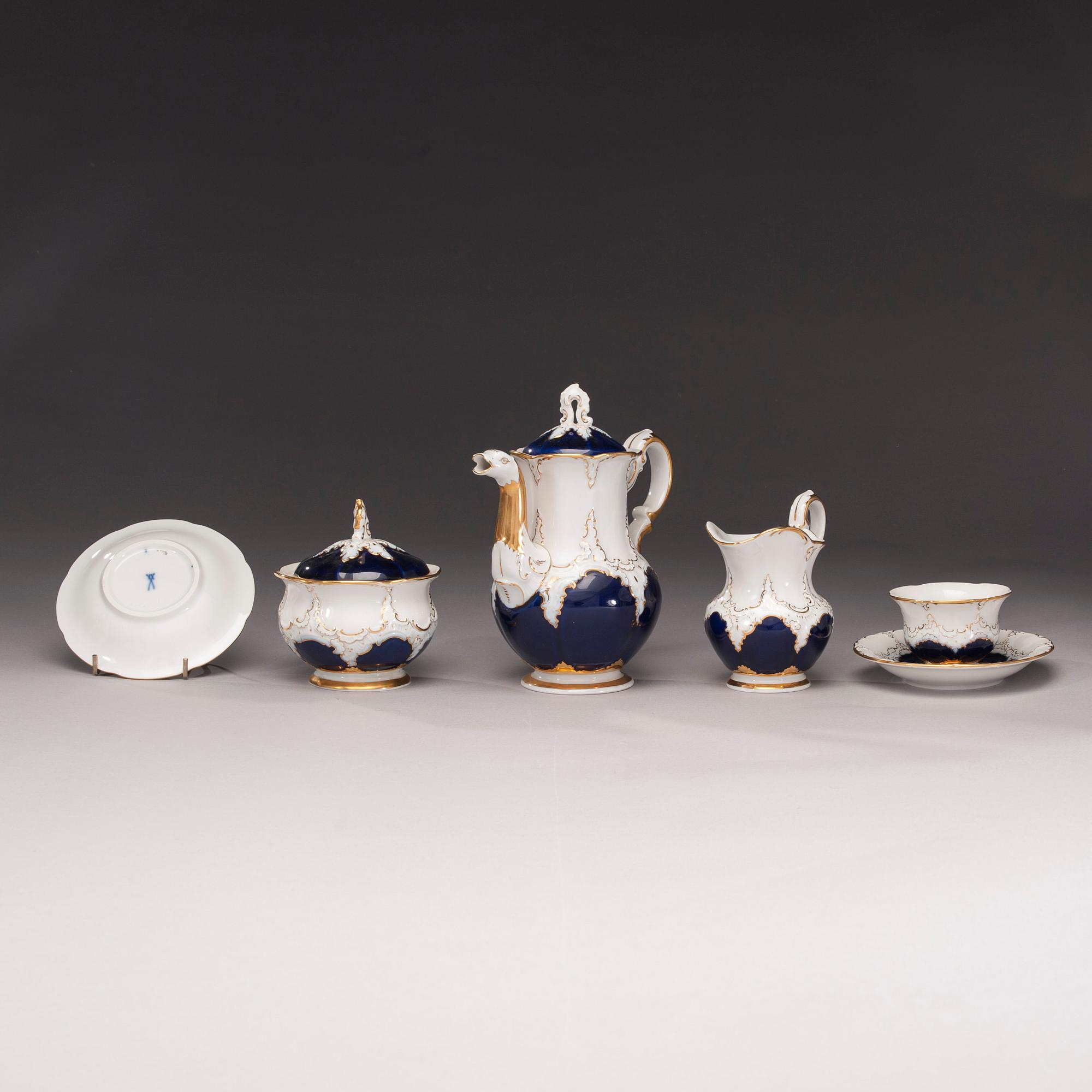 KAHVIKALUSTO, 14 osaa, posliinia, Meissen 1900-luku.