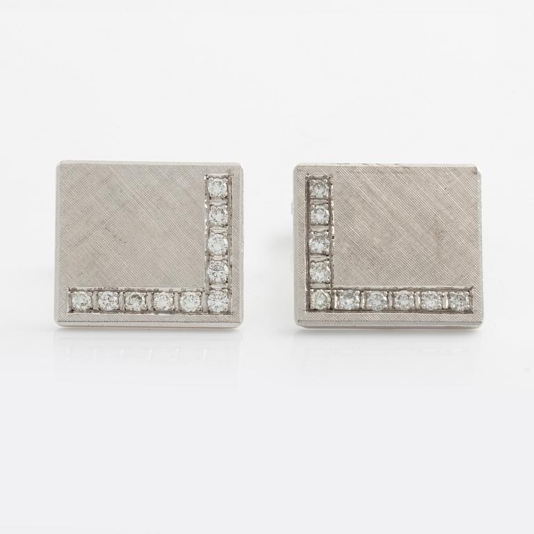 Cufflinks, a pair, white gold with brilliant-cut diamonds.