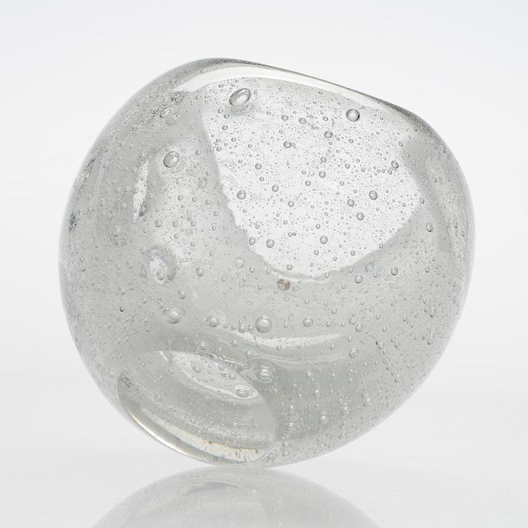 Timo Sarpaneva, glasskulptur, "Hiidenhelmi" (Jättens pärla), signerad Timo Sarpaneva - 2149.