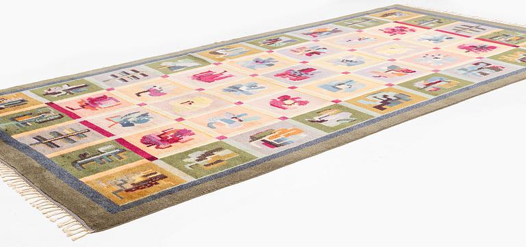 Agda Österberg, unik matta, flossa, ca 451 x 219 -221 cm, signerad AÖ.