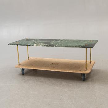 A late 20th century marble coffee table.