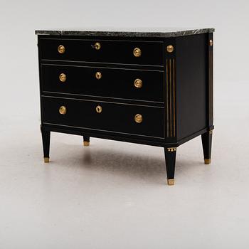 BYRÅ, gustaviansk stil, 1900-talets andra hälft.