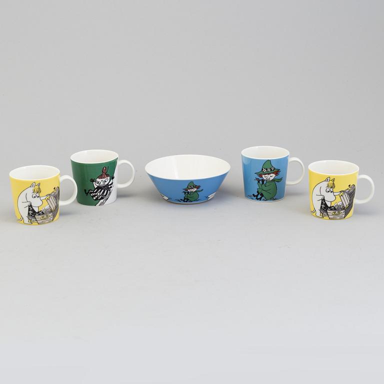 4 porcelain cups and a bowl, Arabia, "Moomin Characters".