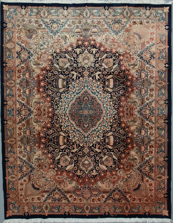 MATTA. Old, Kirman, figural, sign. Ca 384 x 303.