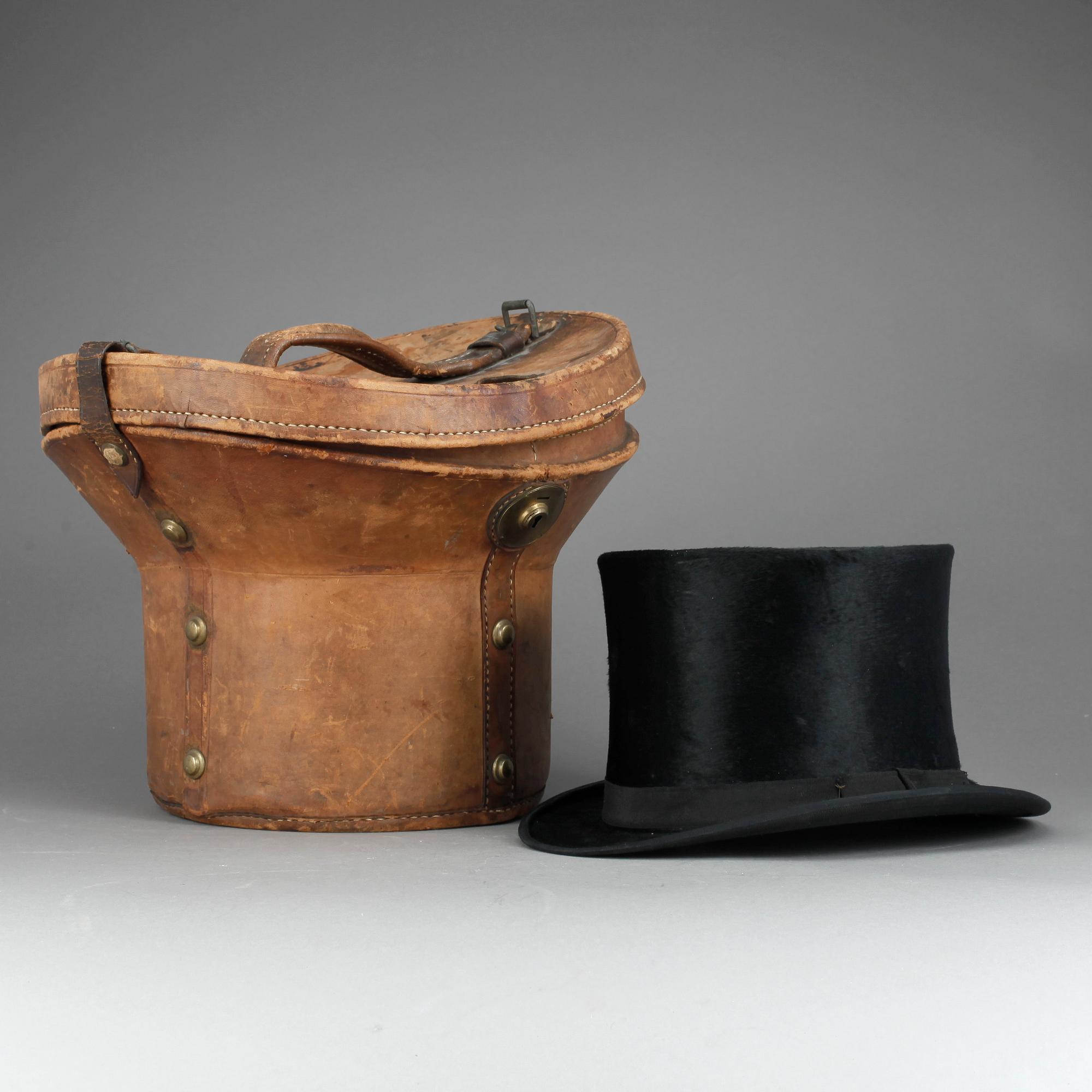 HATT med HATTASK, 1900-talets början.