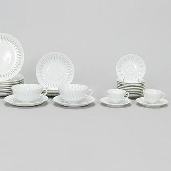 Friedl Holzer-Kjellberg, a 32-piece porcelain coffee and tea service, signed under glaze F.H.Kj Arabia Finland.