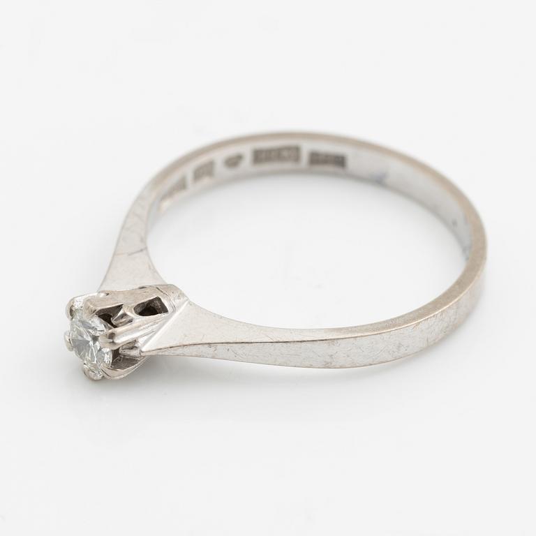Ring, 18K white gold with brilliant-cut diamond.