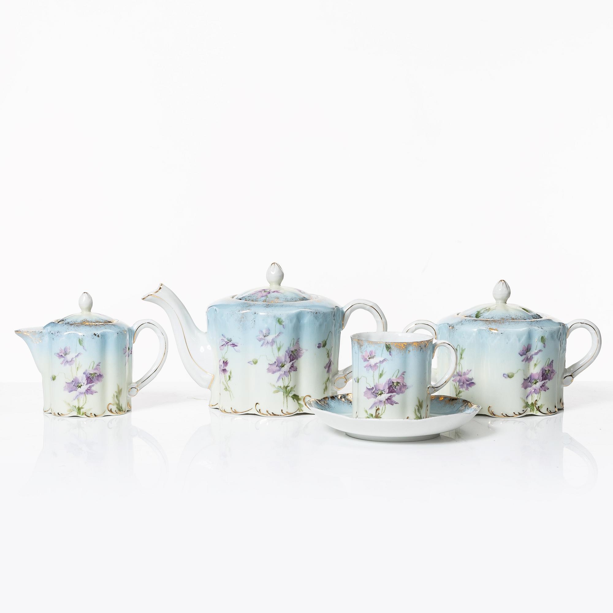 Tea service, 14 pieces, porcelain, Kuznetsov, Russia, circa 1900.