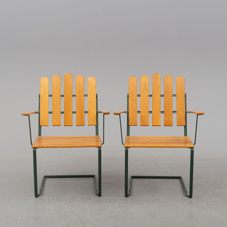 A set of five chairs and a table, Grythyttan, manufactured between 1954 and 1962.