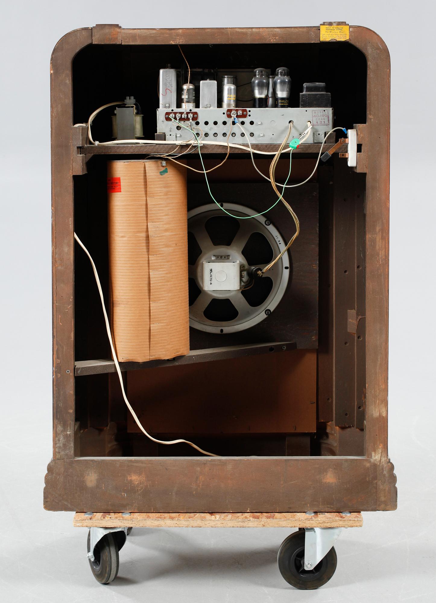 A radio by Philco, model 40-190, first half of the 20th century.