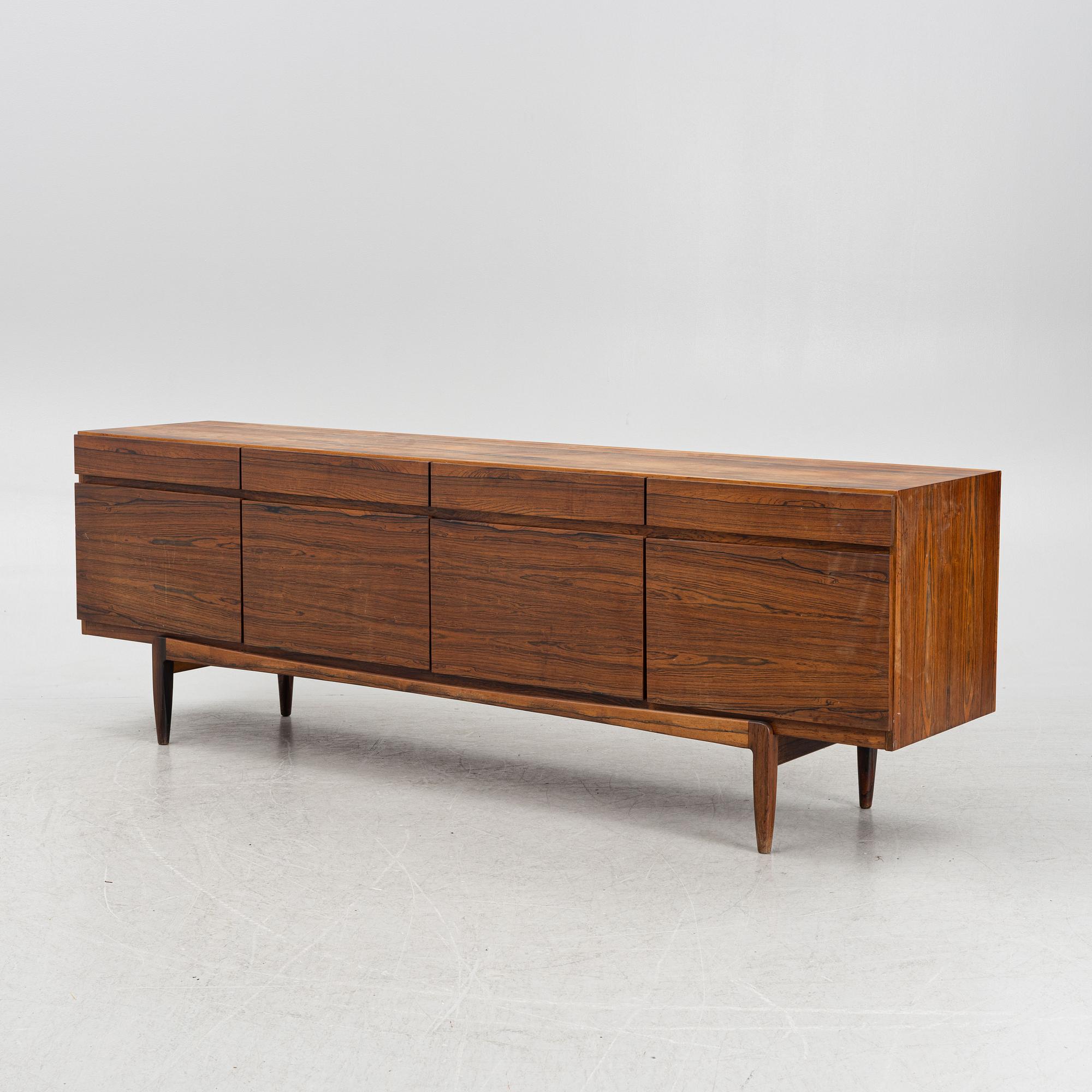 Ib Kofod Larsen, sideboard, Faarup Møbelfabrik, Danmark 1960-tal.