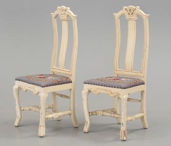 STOLAR, ett par, senbarock, 1700-tal.