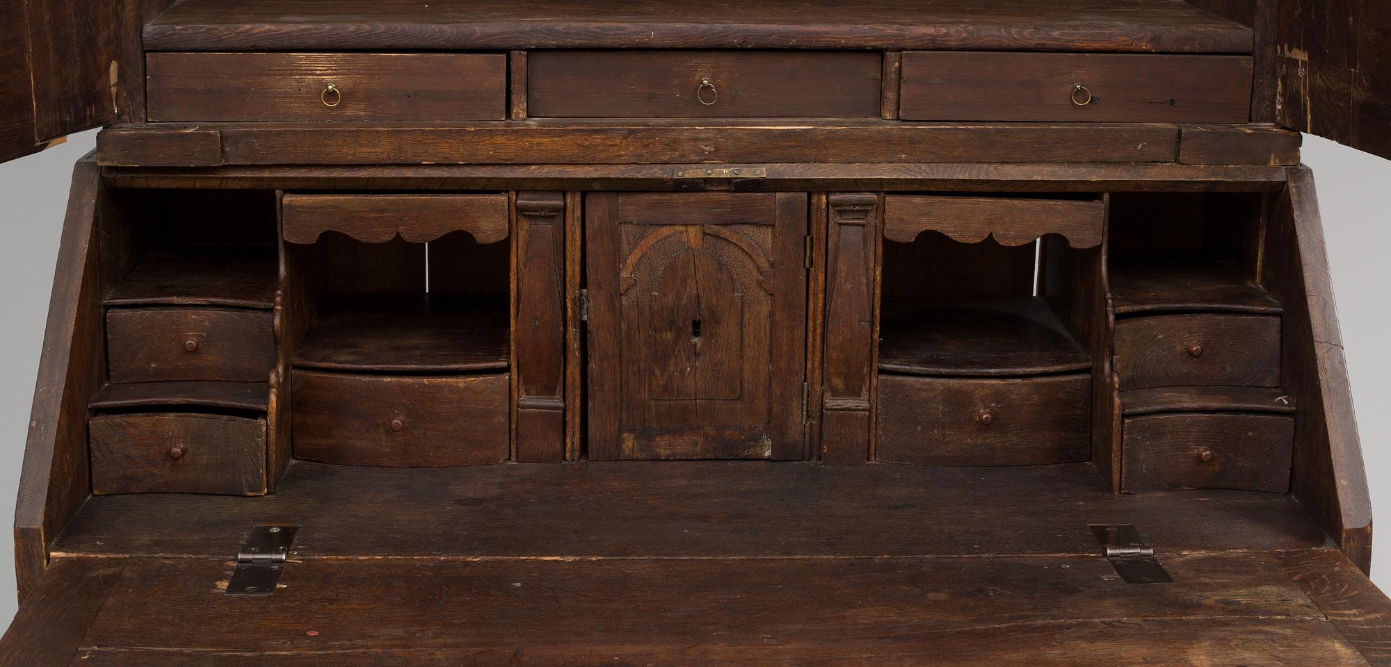 An 18 th century rococo cabinett.