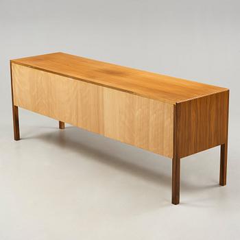 Josef Frank, sideboard, modell 1015, Firma Svenskt Tenn, 1950-60-tal.