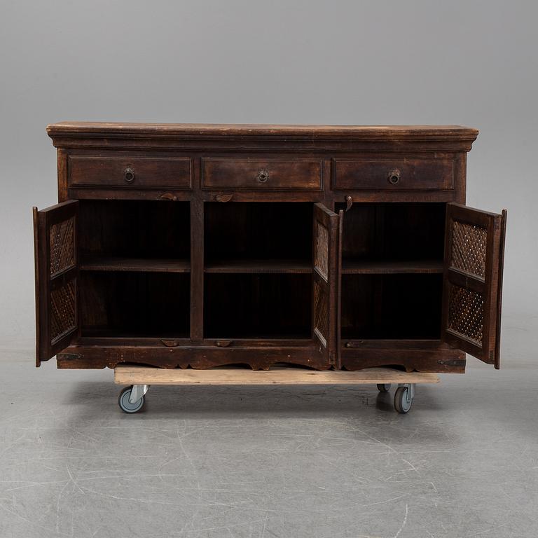 Sideboard, omkring år 2000.