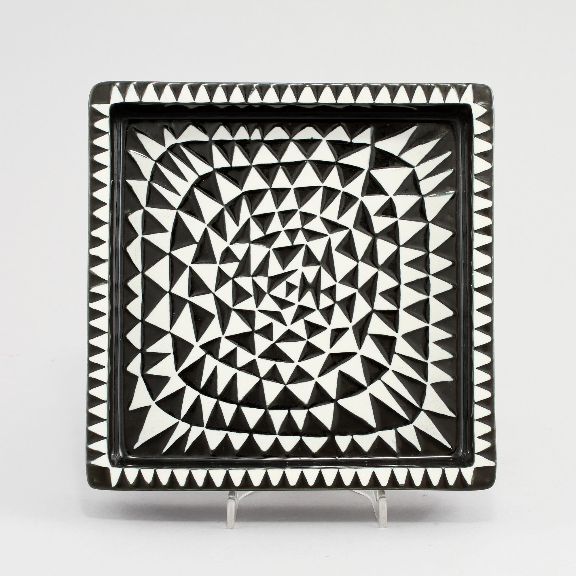 ASKFAT, stengods, "Domino", Stig Lindberg, Gustavsberg, 1900-talets andra hälft.