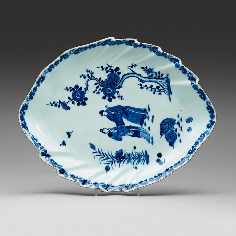 A blue and white leaf-shaped dish, Qing dynasty, Qianlong (1736-95).