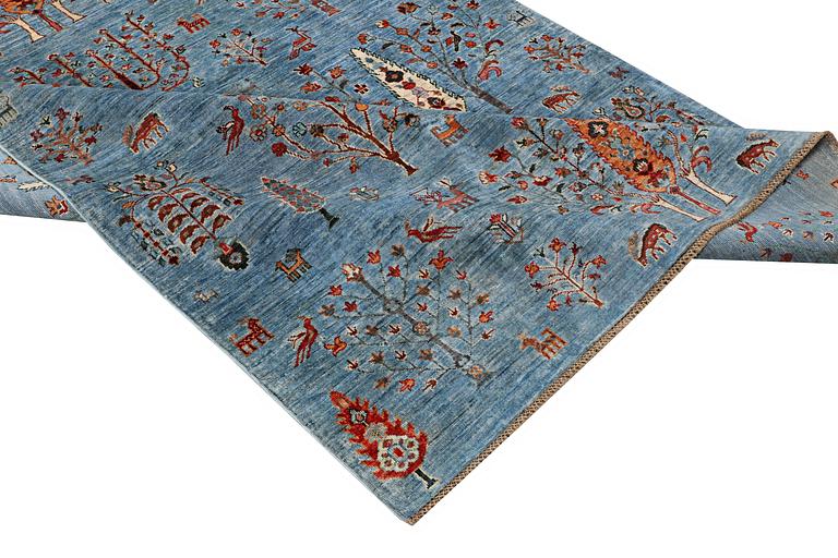 A carpet, Ziegler Ariana, ca 256 x 186 cm.