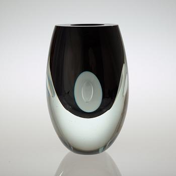 A Timo Sarpaneva 'Claritas' glass vase, Finland 1985.