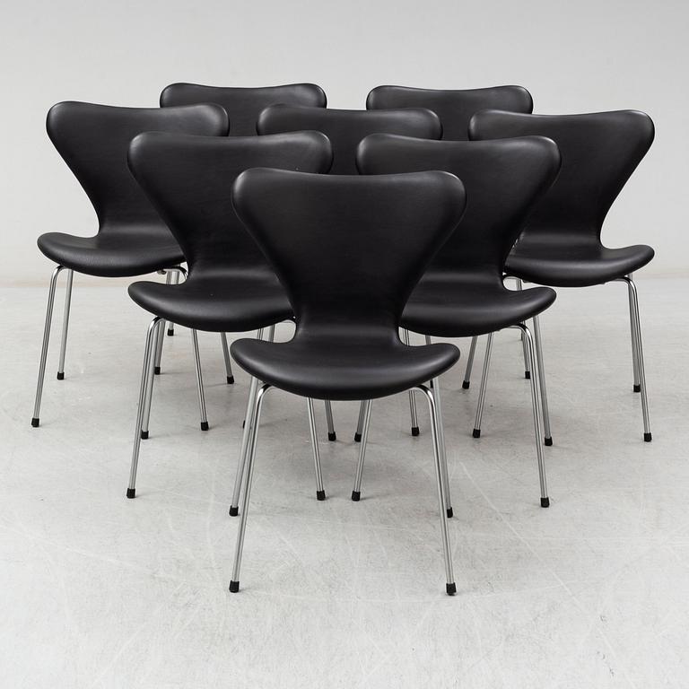 ARNE JACOBSEN, eight 'Series 7' chairs from Fritz Hansen, Denmark.