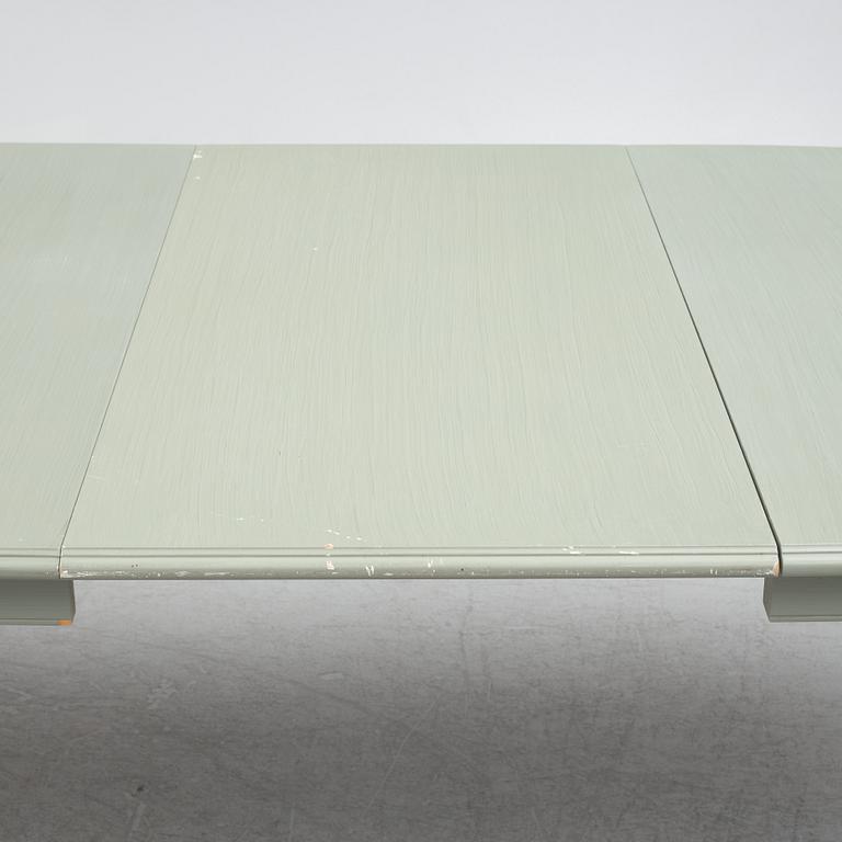 Dining table, with 2 armchairs and 6 chairs, Gustavian style, late 20th century.