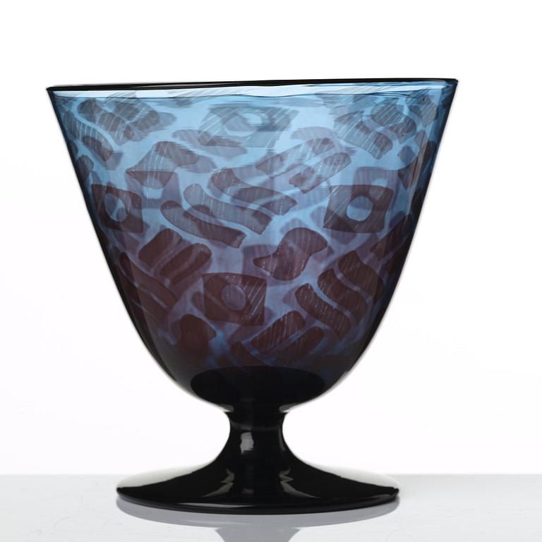 Simon Gate, & Knut Bergqvist, a graal vase, Orrefors 1928, nr 3198.