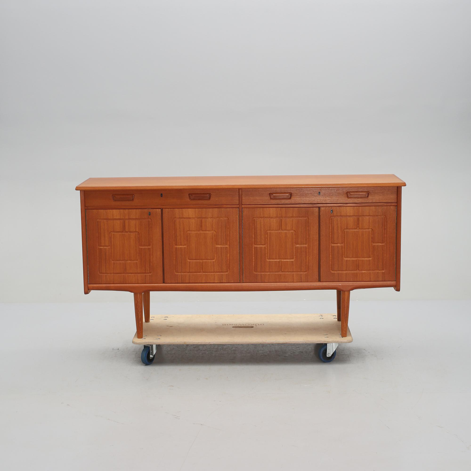 SIDEBOARD, Bröderna Sörheim, Nestum, Norge, 1900-talets andra hälft.