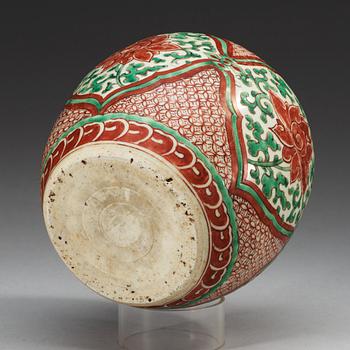 A sancai glazed jar, Qing dynasty, 17th Century.