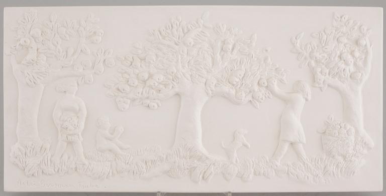 ASTRI BERGMAN-TAUBE, 6 stycken väggreliefer ur serien Änglamark, signerade och numrerade 1600.