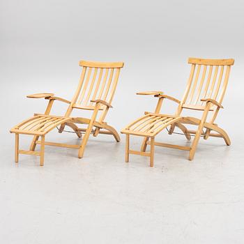 A pair of deck chairs, late 20th/ 21st century.