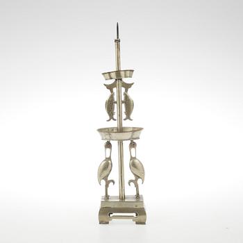 LJUSSTAKE, tenn och mässing, Kina, 1900-tal.