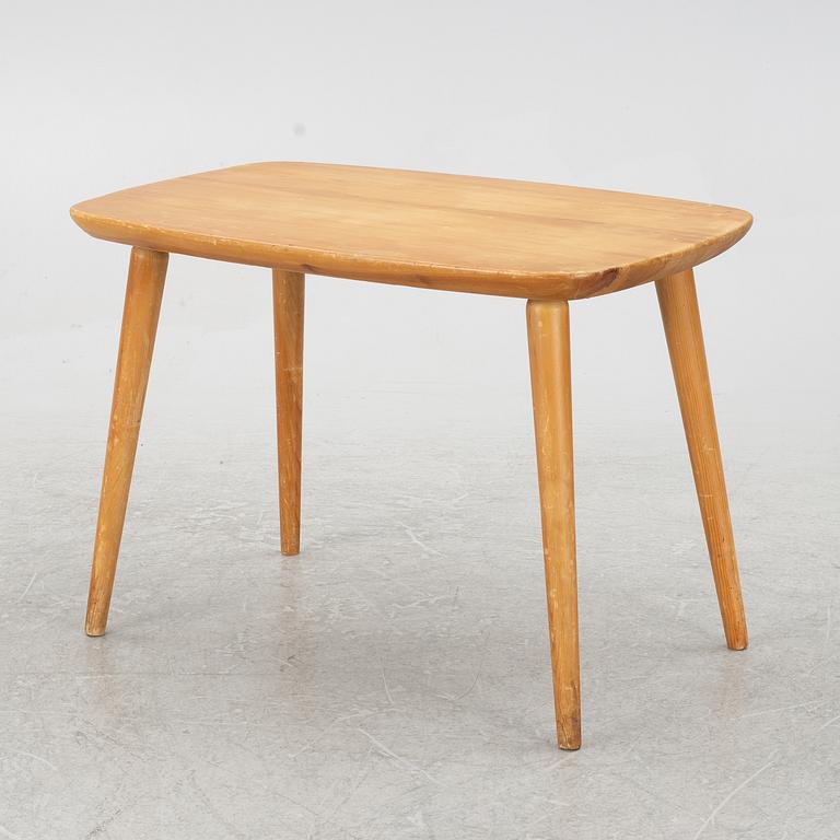 Göran Malmvall, coffee table, Svensk Fur, mid-20th century.